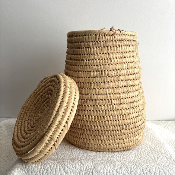 Handcrafted Woven Basket with Lid - Picture 1 of 7